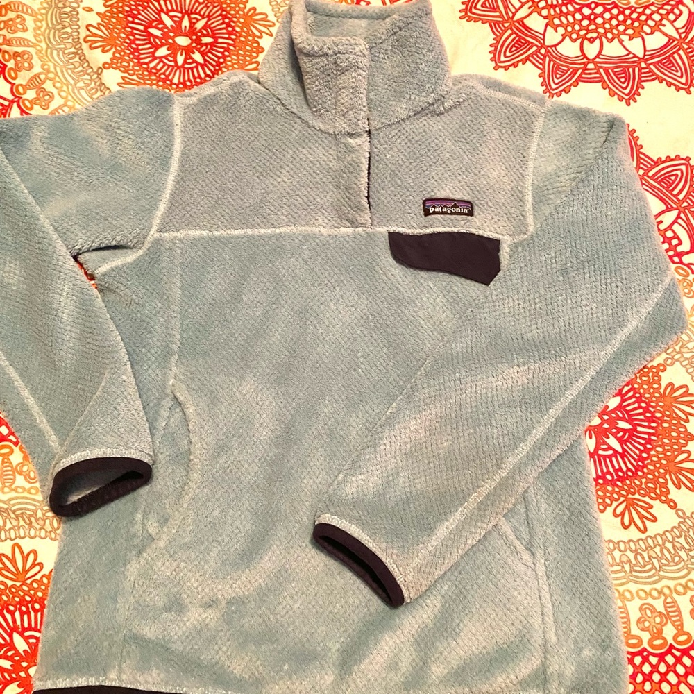 Patagonia snap T pullover.